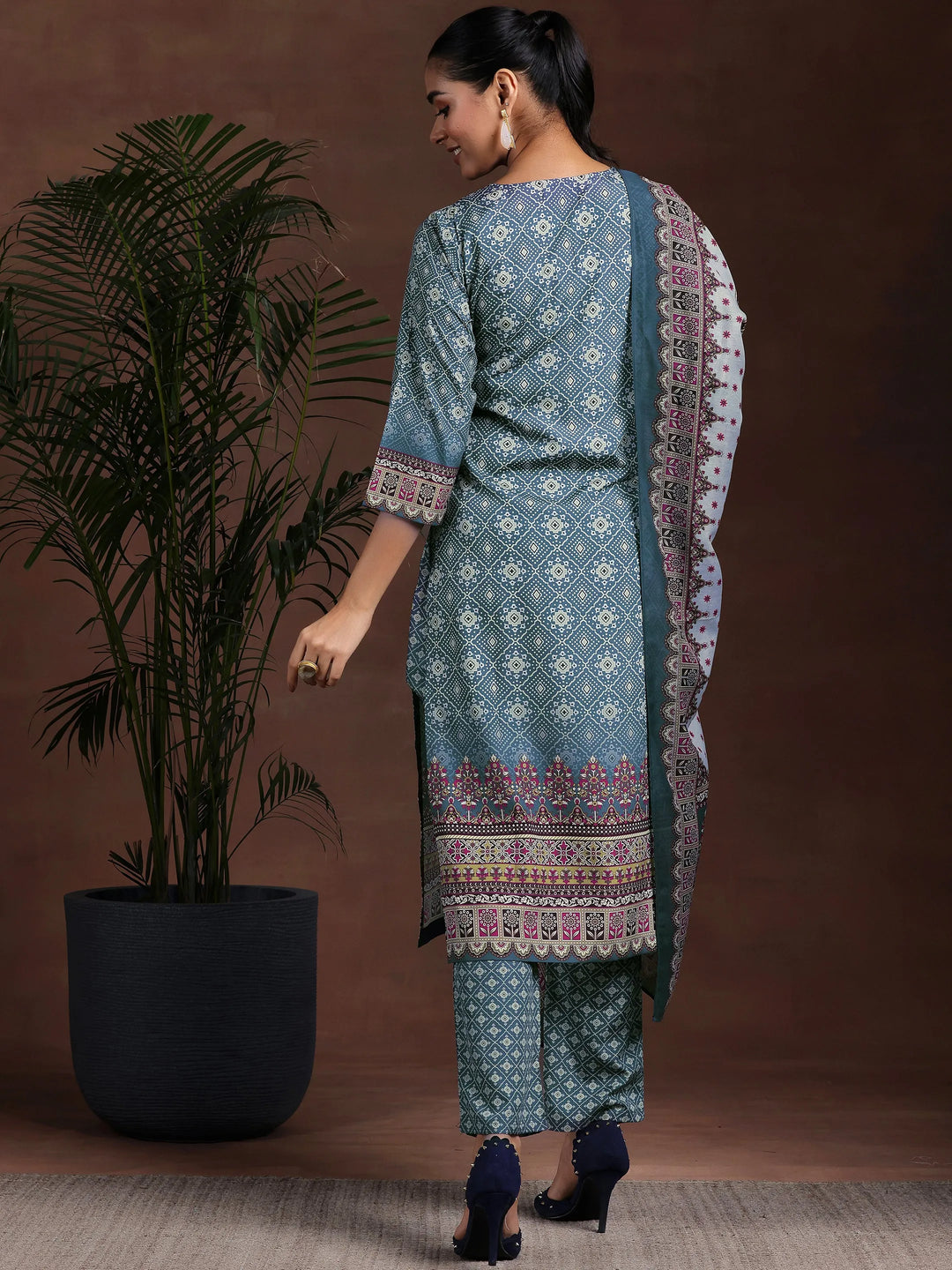  Grey Printed Poly Crepe Straight Suit With Dupatta 