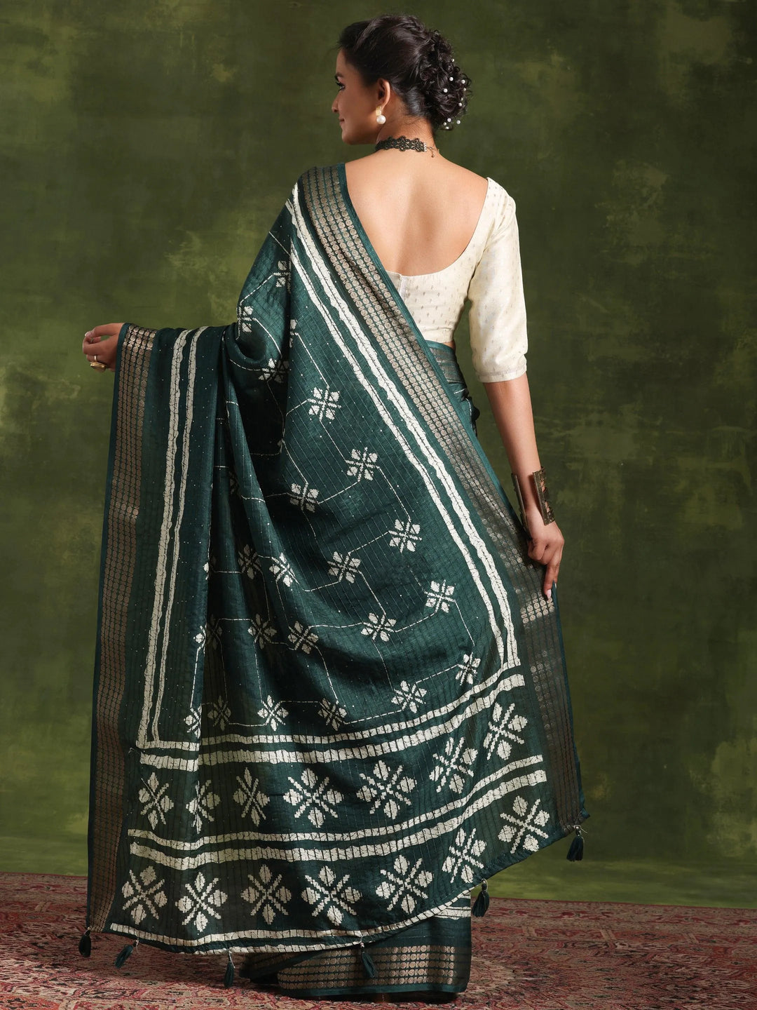 Green Printed Silk Blend Saree With Unstitched Blouse Piece - Libas 