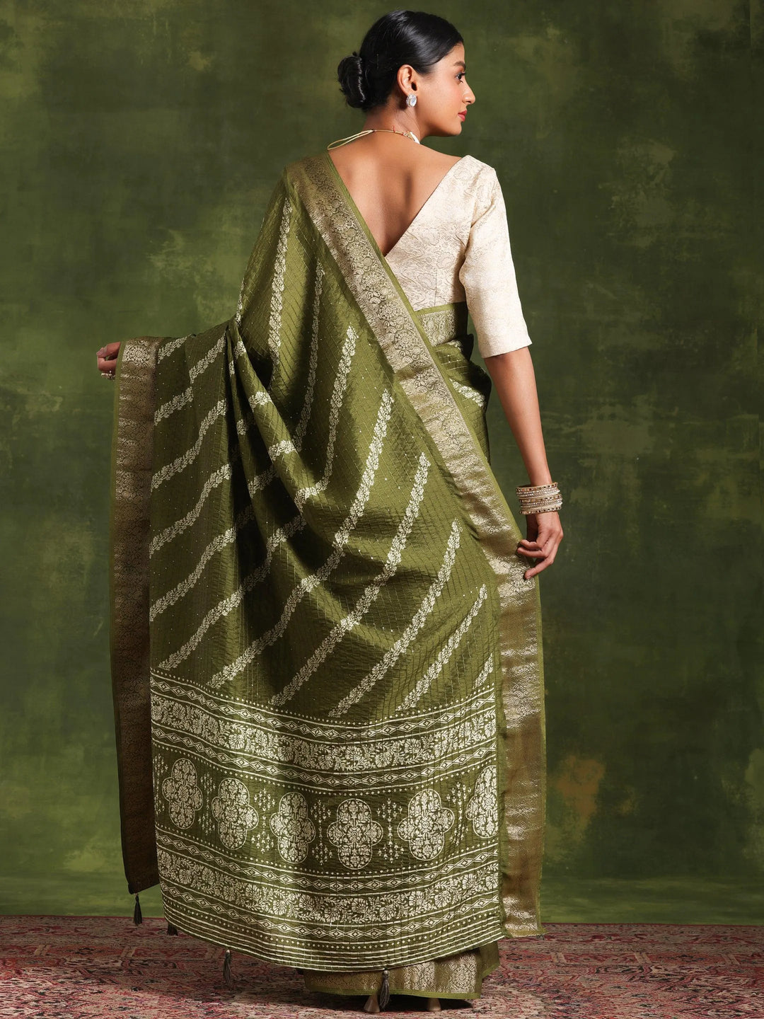 Green Printed Silk Blend Saree With Unstitched Blouse Piece - Libas 