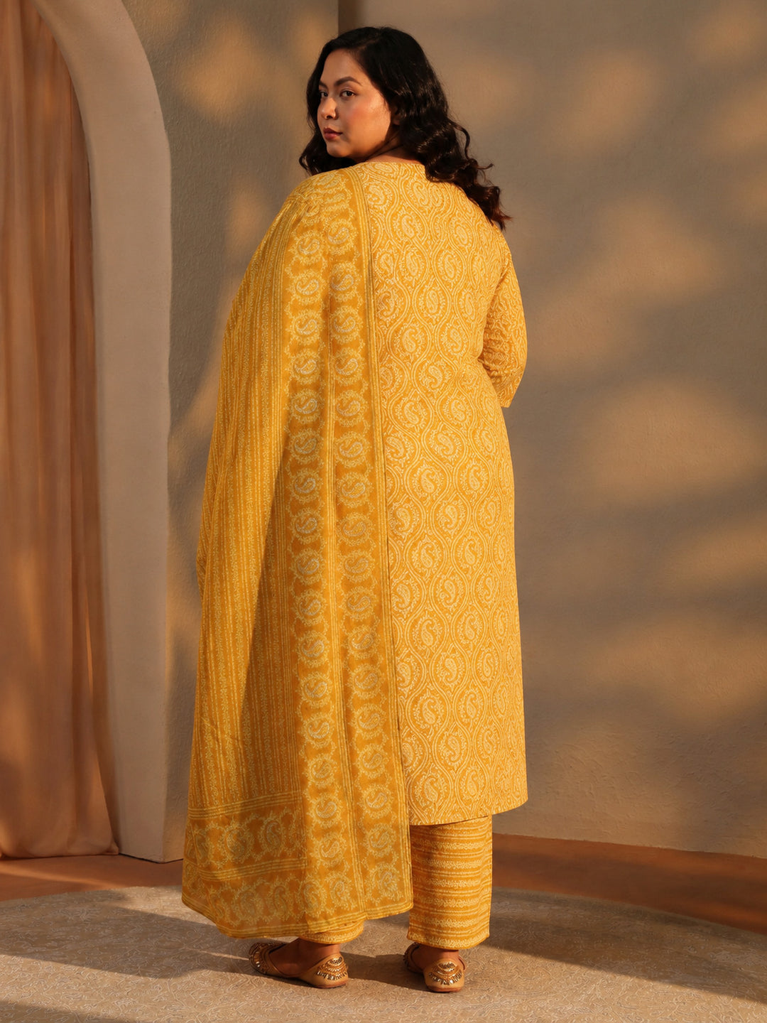  Plus Size Yellow Paisley Printed Cotton Straight Suit Set 