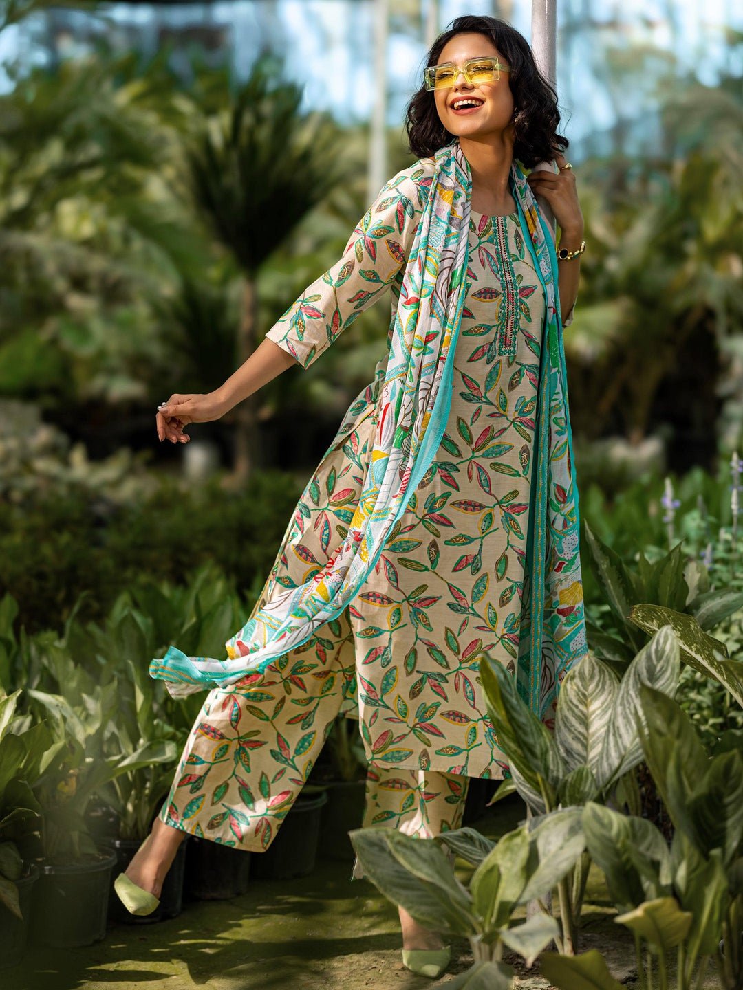  Off white Printed Silk Blend Straight Suit With Dupatta 