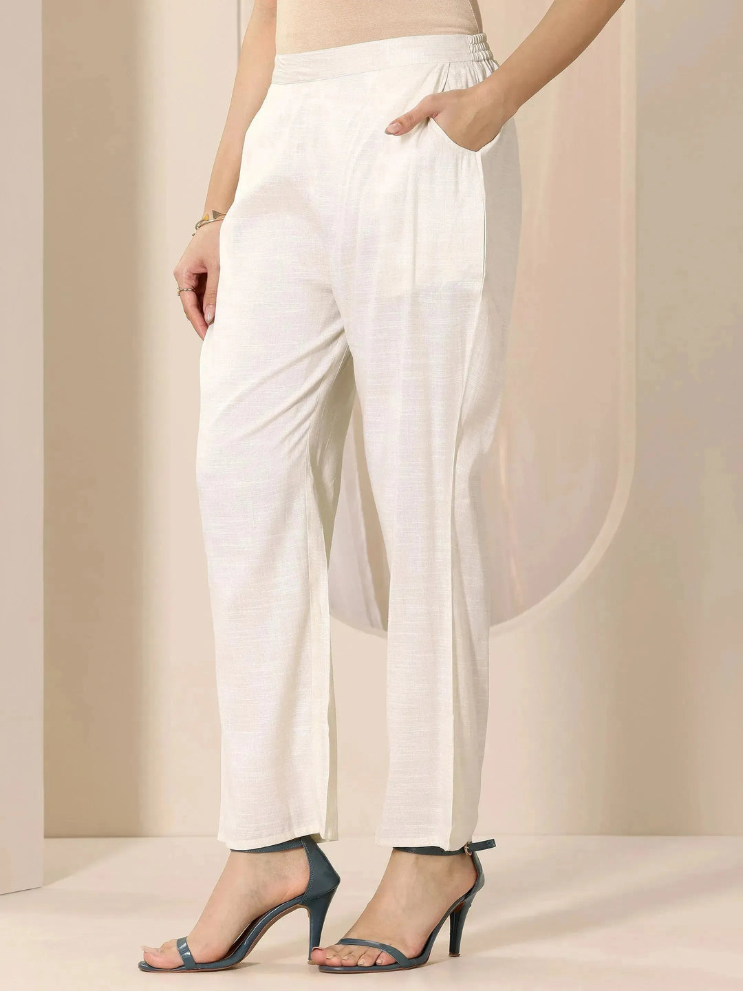  Off white Printed Silk Blend A-Line Kurta Set 