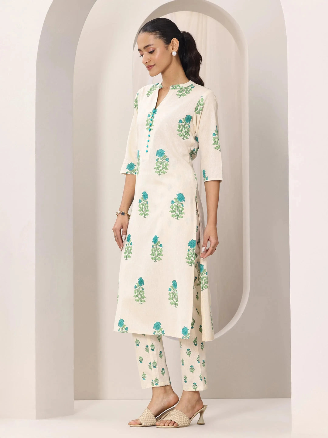  Off white Printed Cotton Straight Kurta Set 