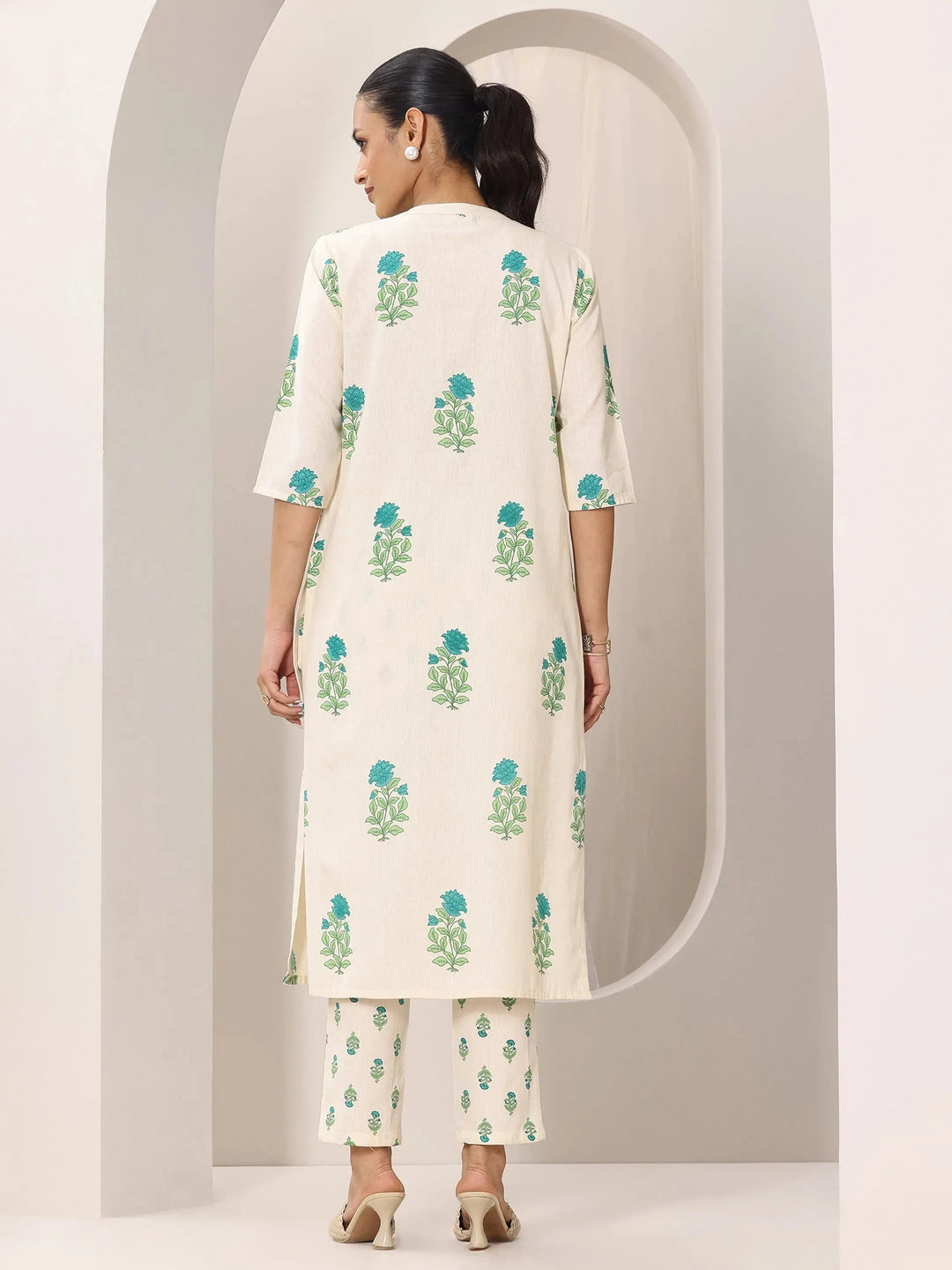  Off white Printed Cotton Straight Kurta Set 