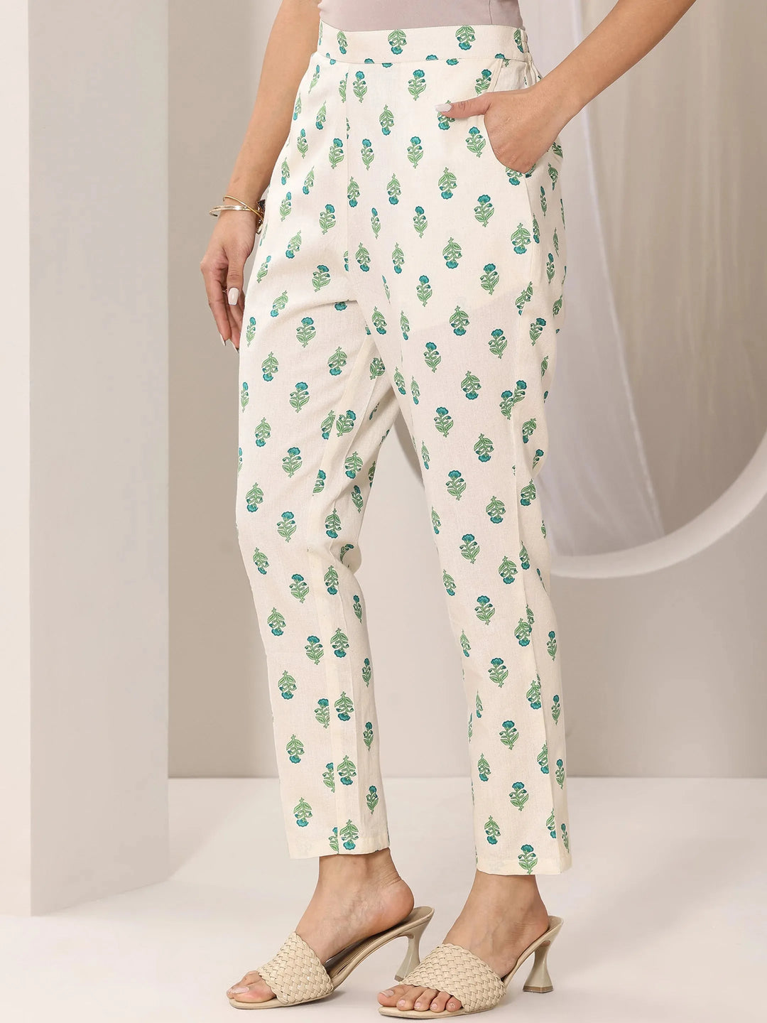  Off white Printed Cotton Straight Kurta Set 