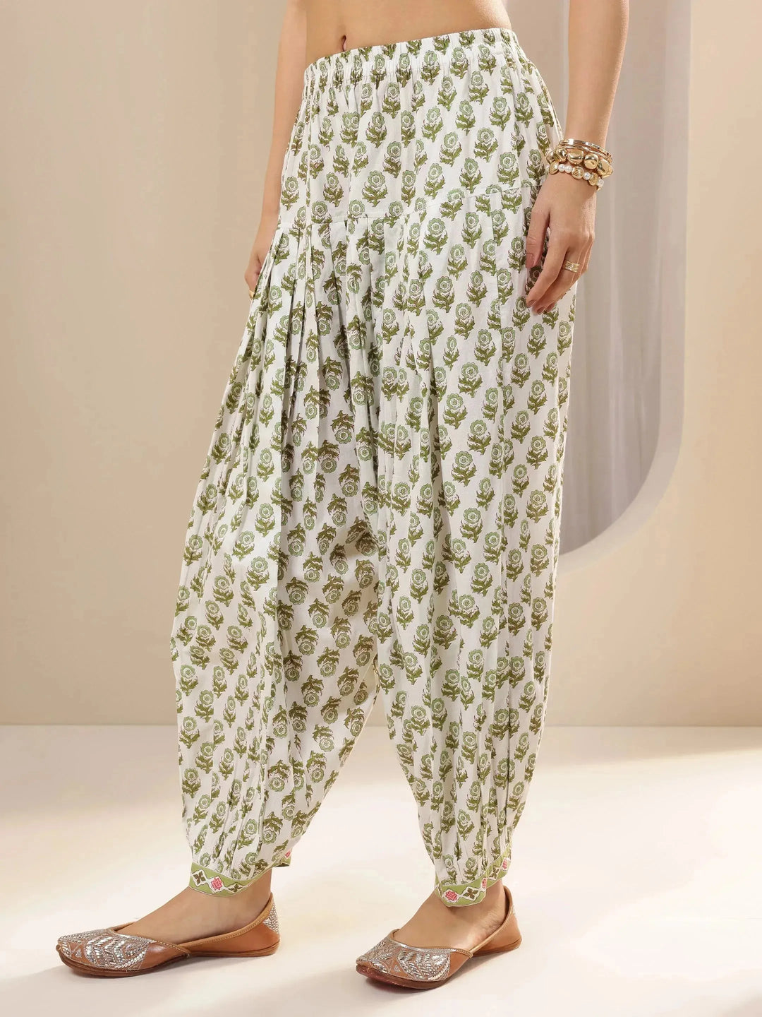  Green Printed Cotton Straight Suit Sets With Dupatta 