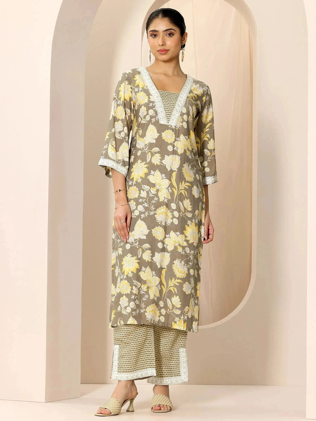  Grey Printed Silk Blend Straight Kurta Set 