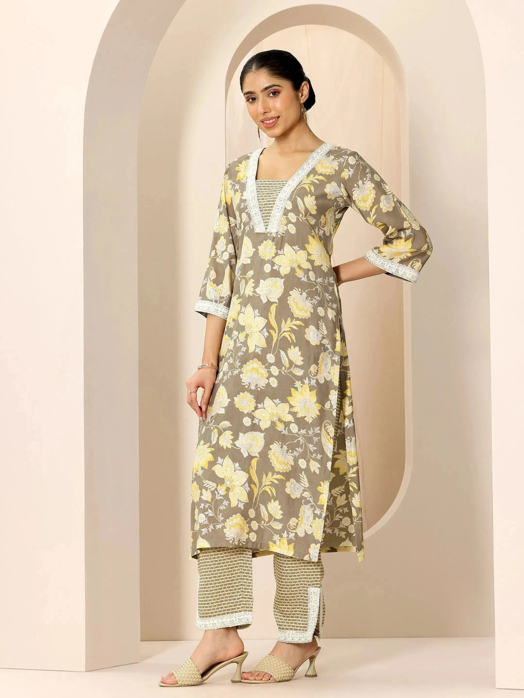  Grey Printed Silk Blend Straight Kurta Set 