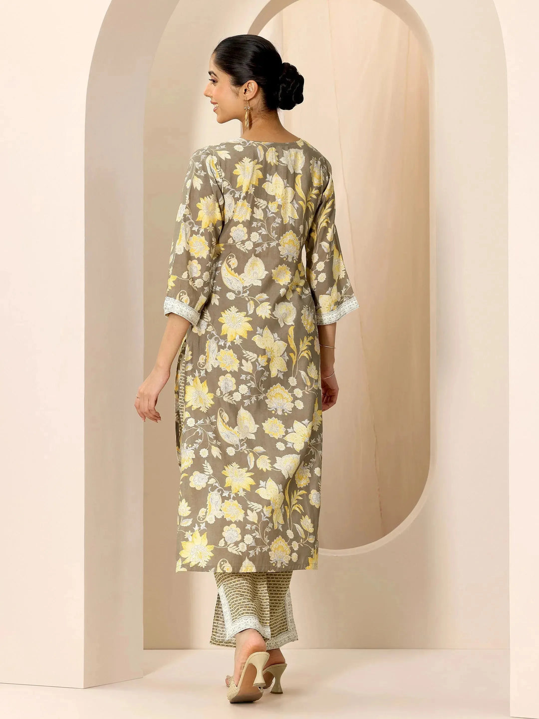  Grey Printed Silk Blend Straight Kurta Set 
