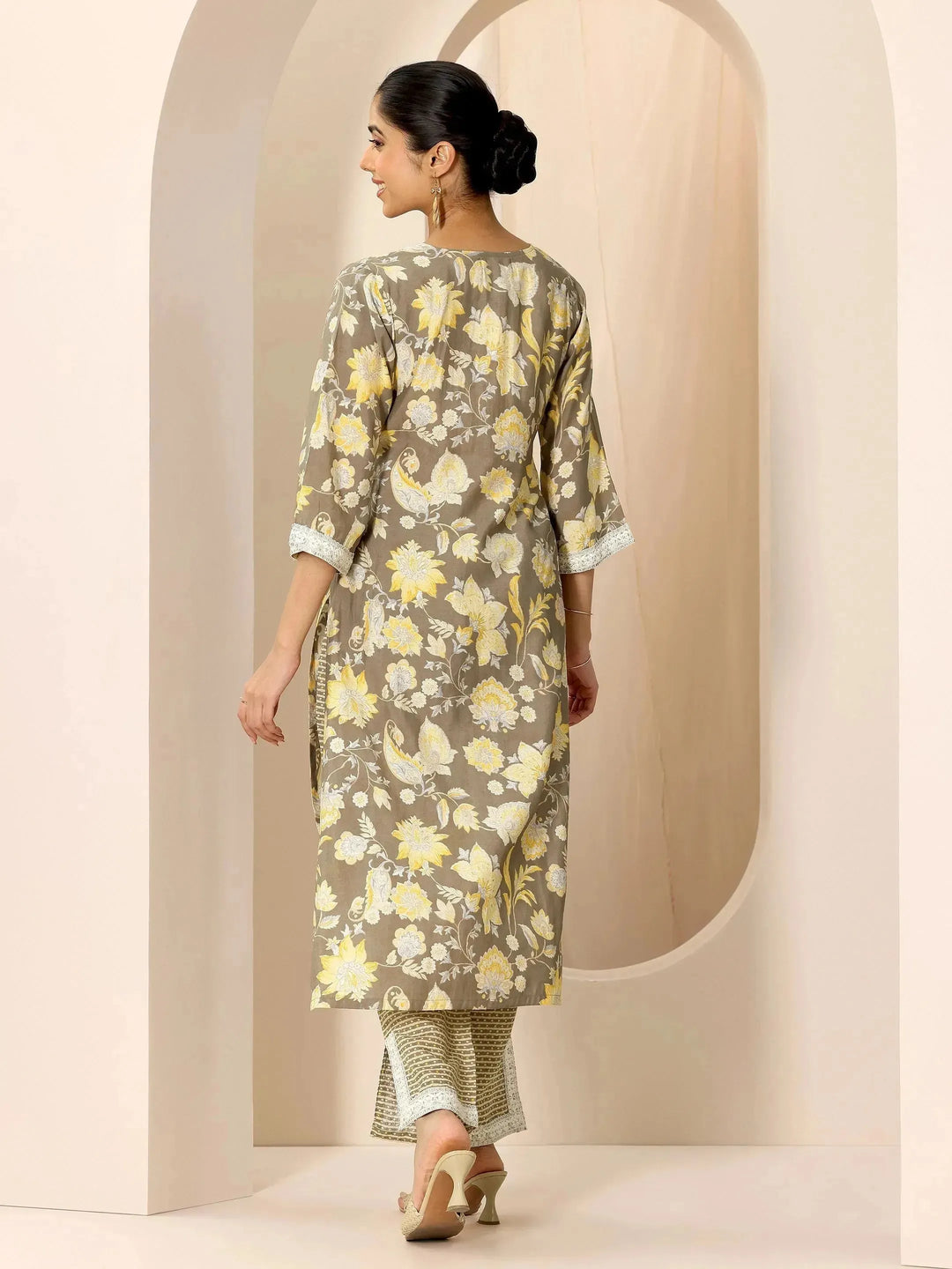  Grey Printed Silk Blend Straight Kurta Set 