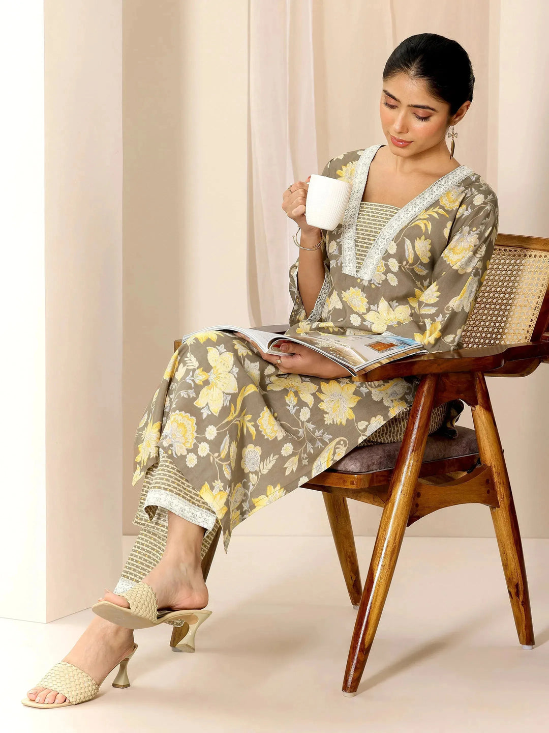  Grey Printed Silk Blend Straight Kurta Set 