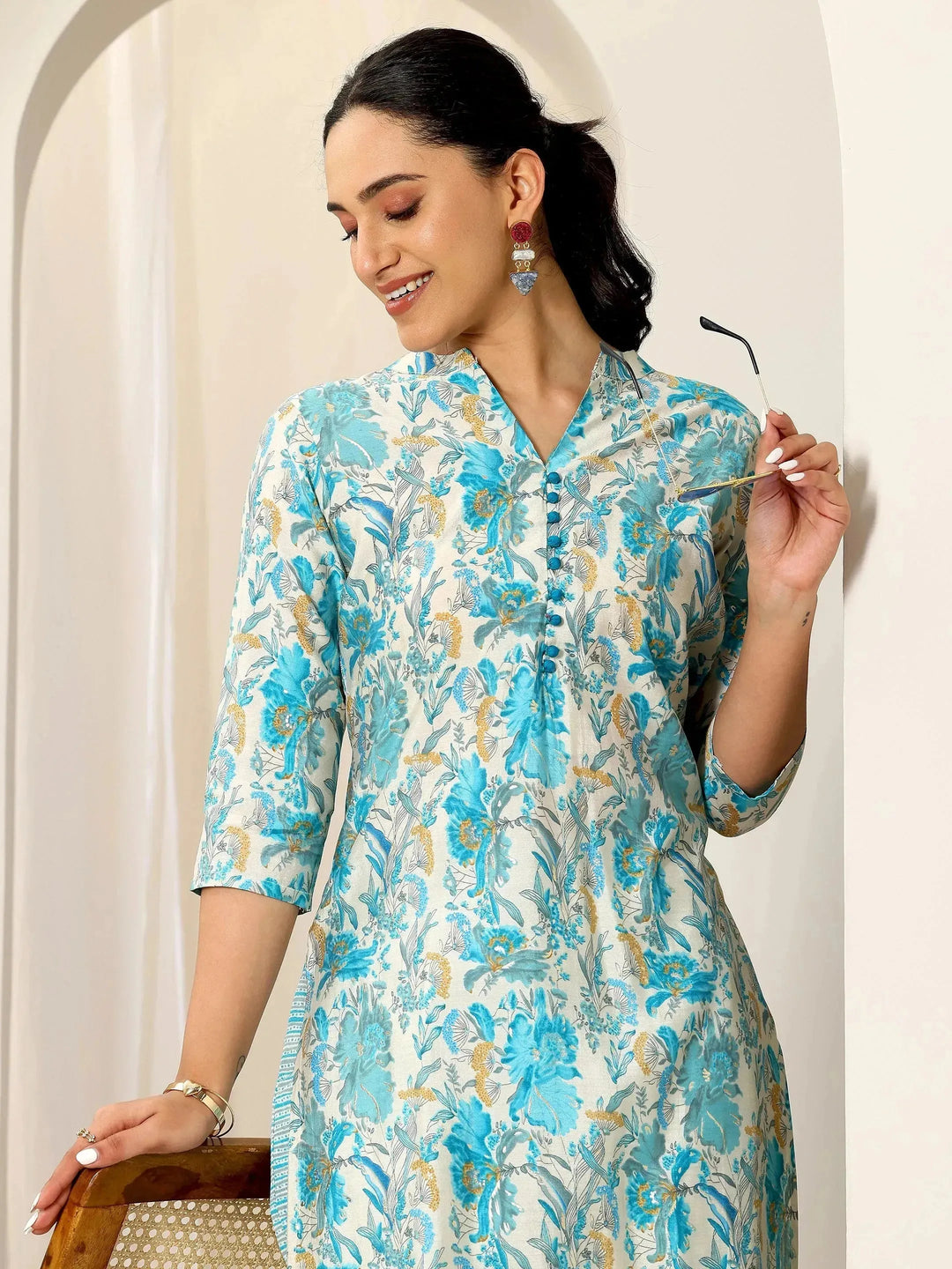  Off White Printed Silk Blend Straight Kurta Set 