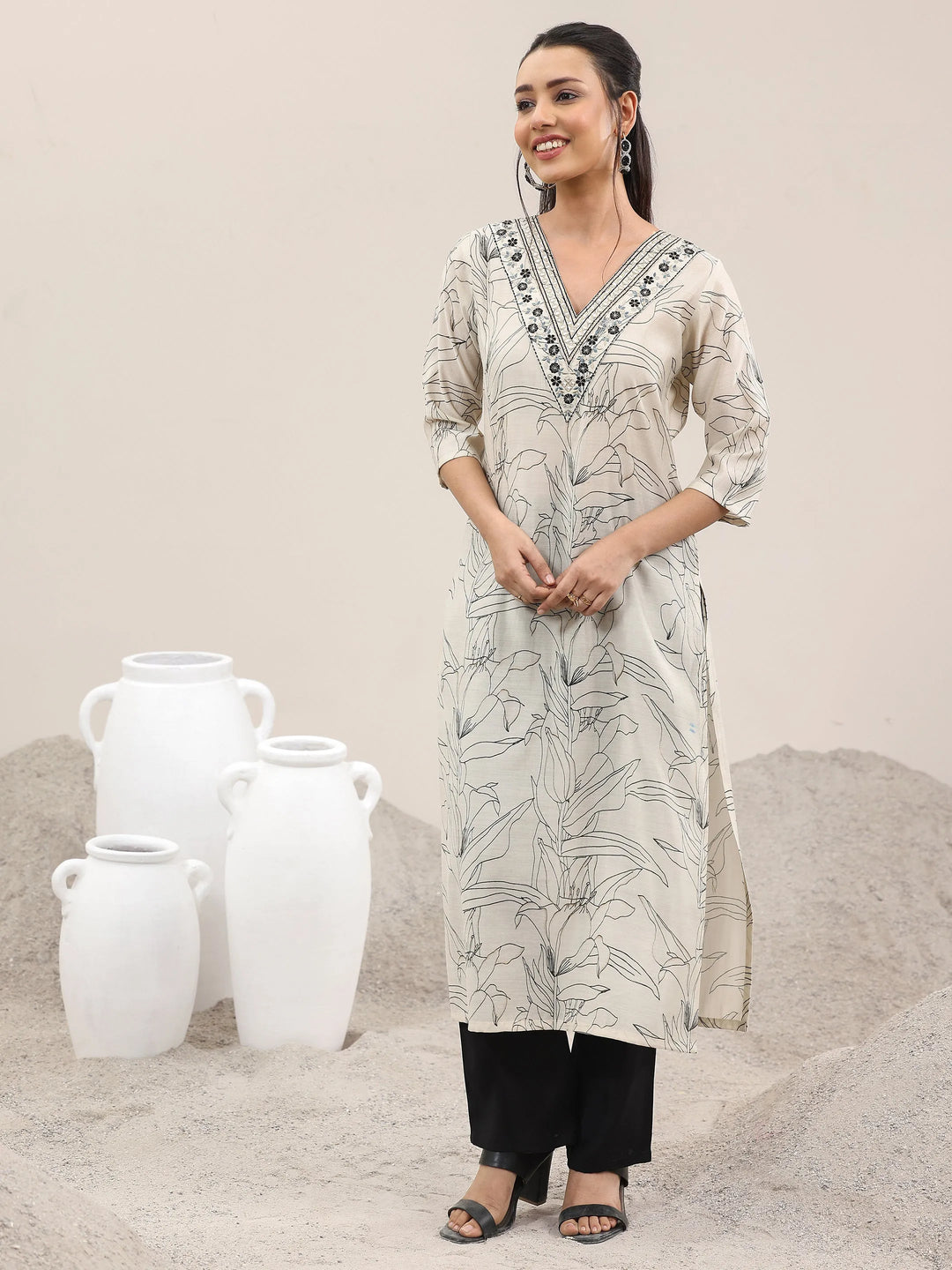  Off White Printed Silk Blend Straight Suit With Dupatta 
