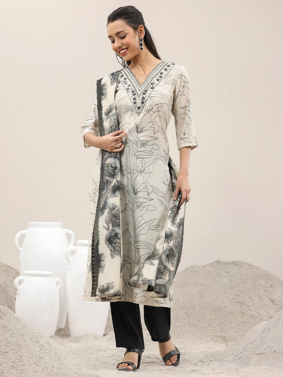  Off White Printed Silk Blend Straight Suit With Dupatta 