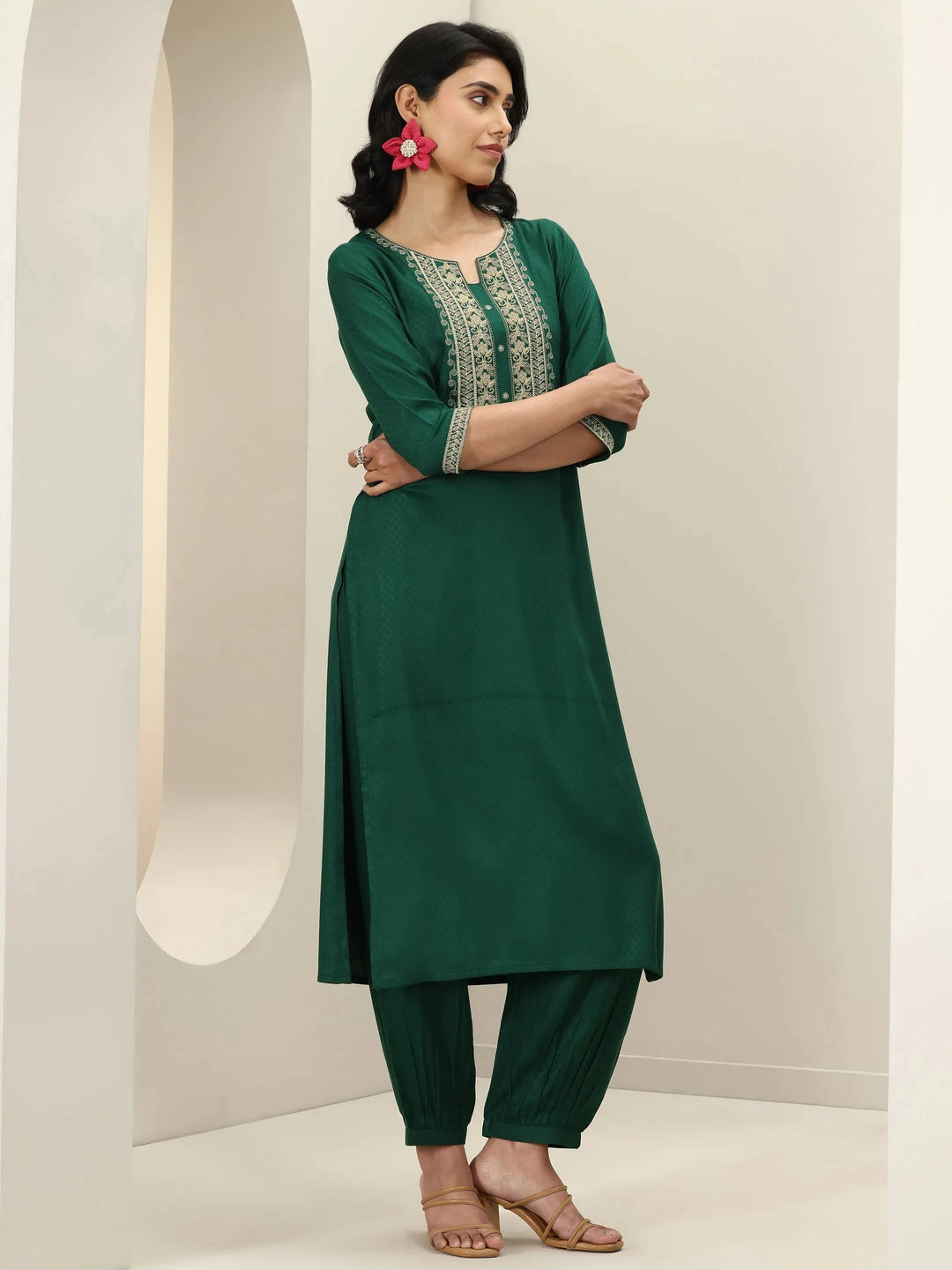  Green Self Design Rayon Straight Suit Sets With Dupatta 