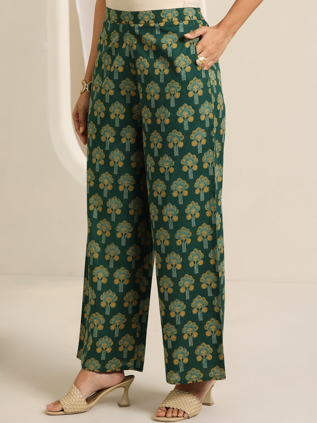  Green Printed Cotton Straight Kurta Set 