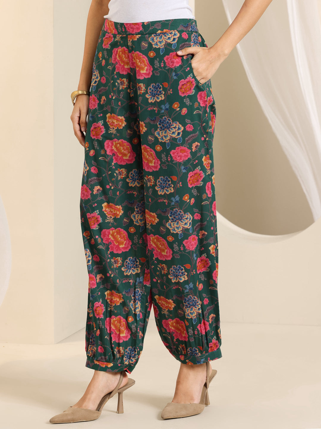  Green Printed Cotton Straight Kurta Set 