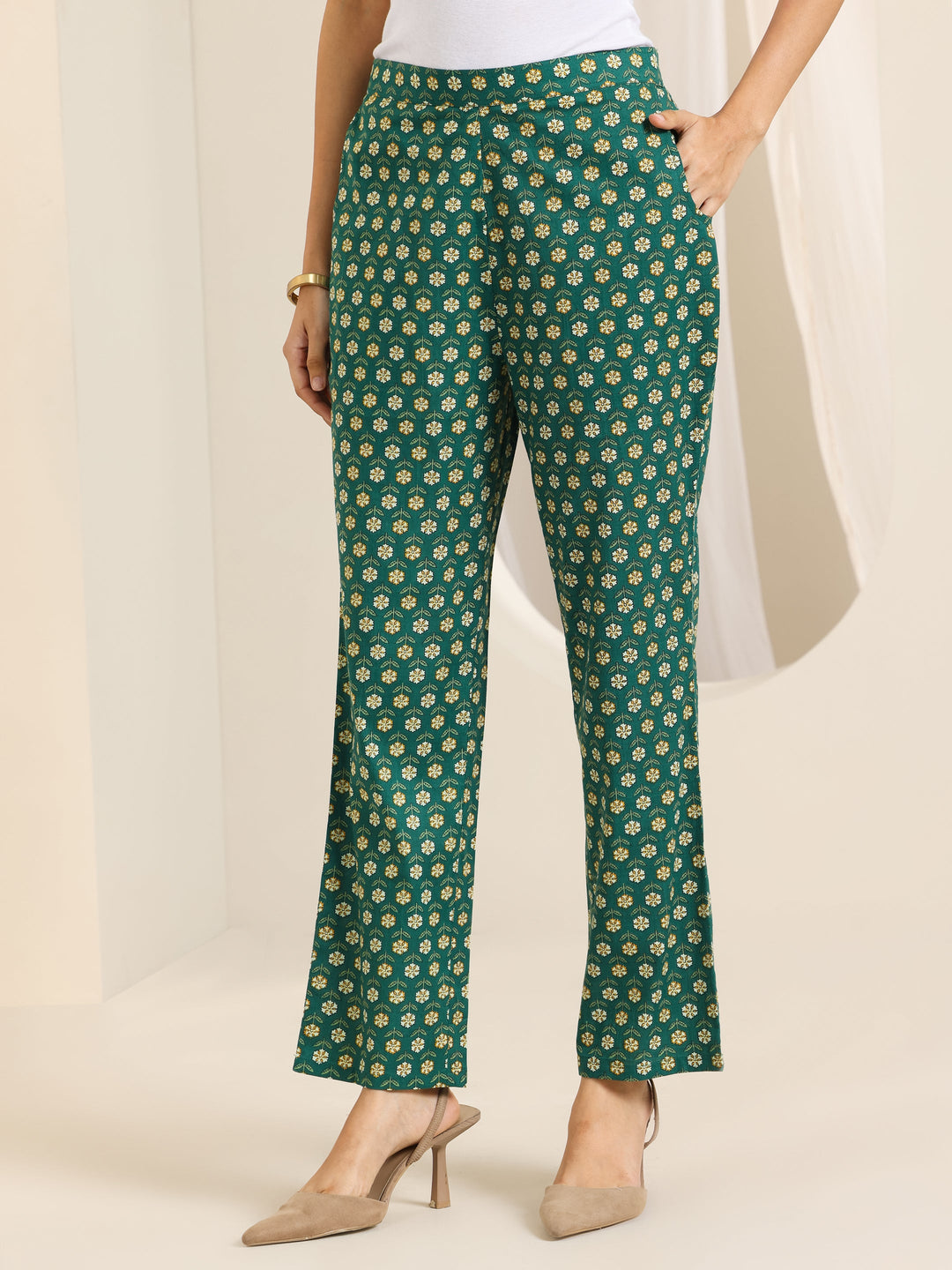  Green Printed Cotton Straight Kurta Set 