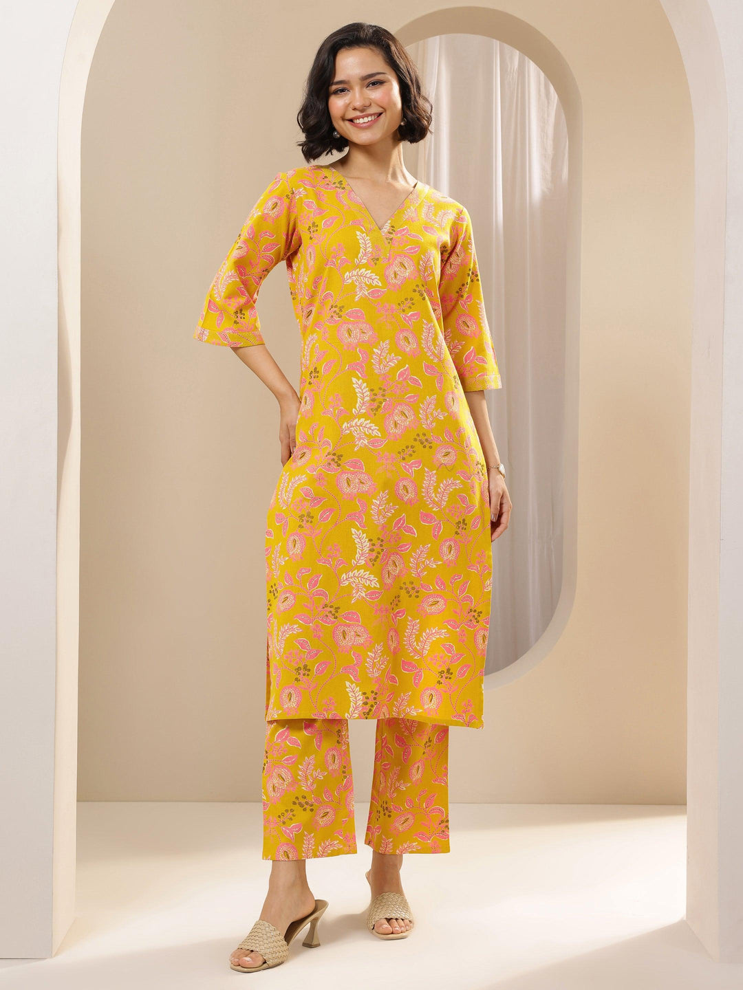  Yellow Printed Cotton Blend Straight Kurta Set 