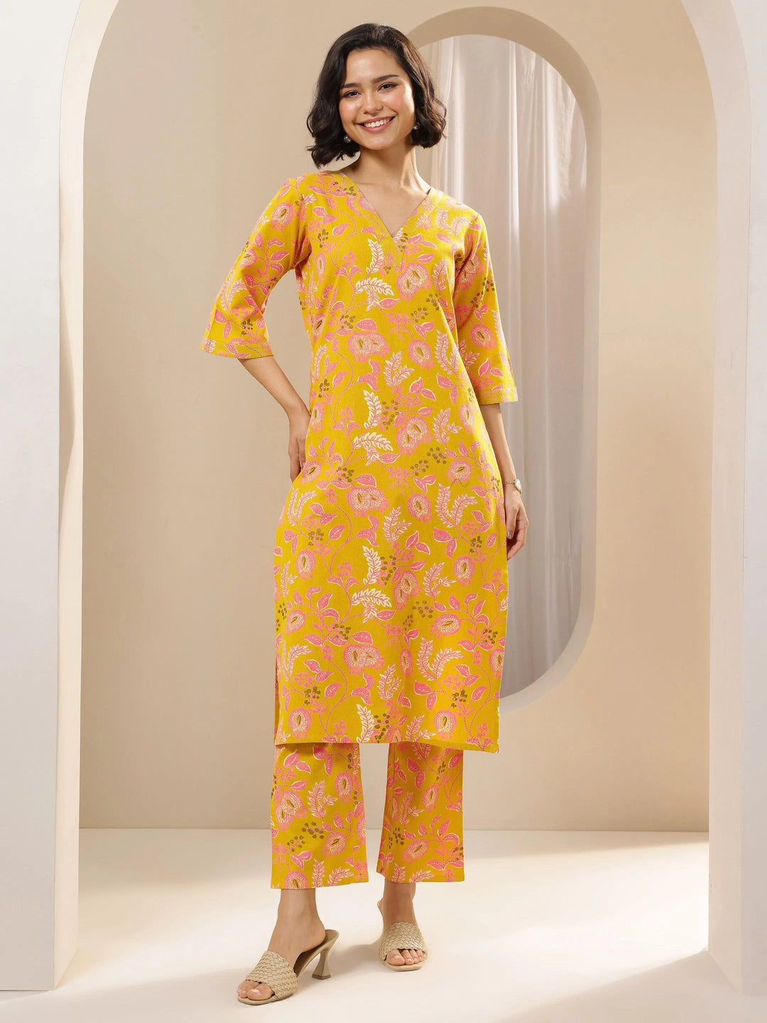  Yellow Printed Cotton Blend Straight Kurta Set 