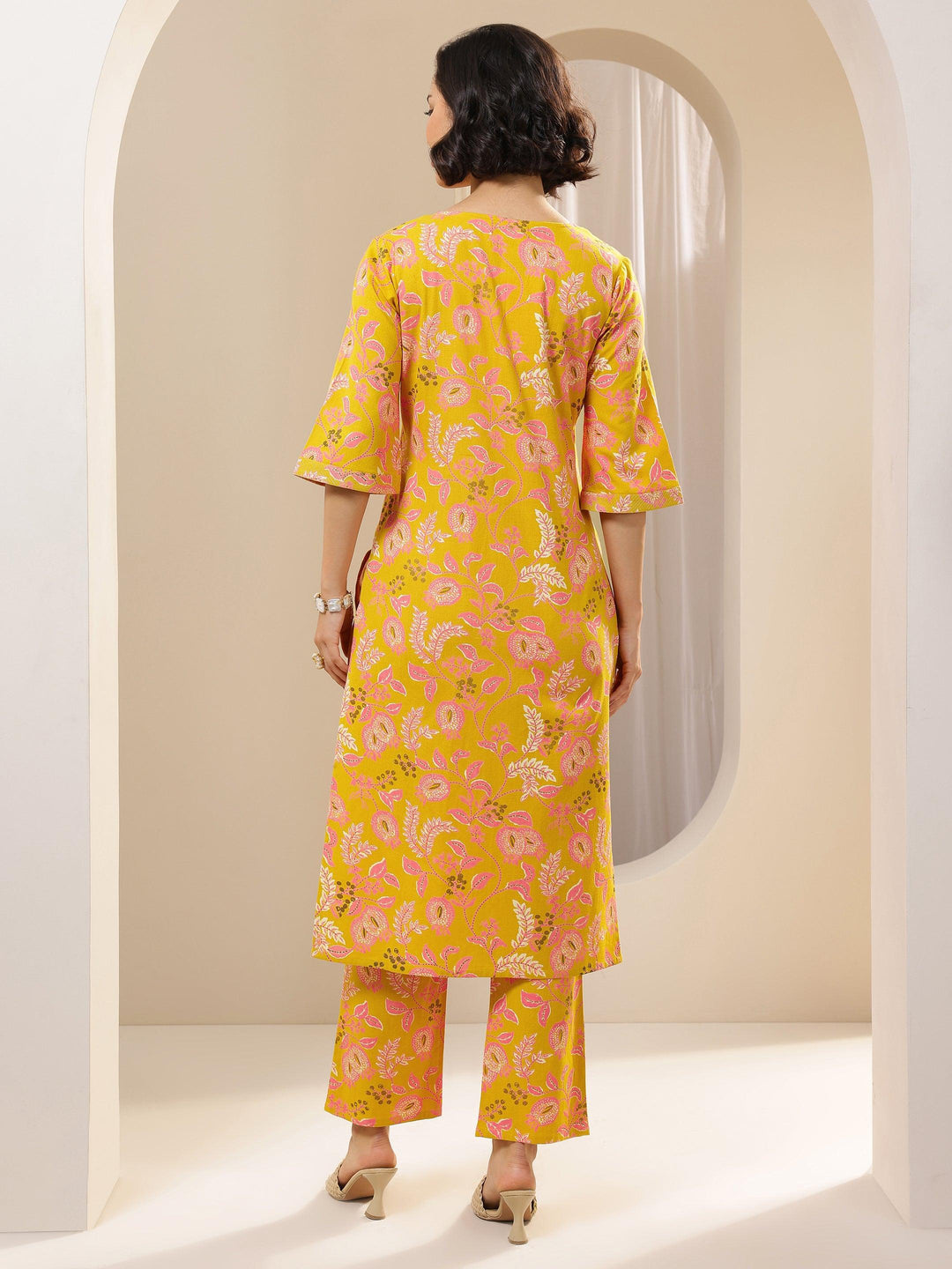  Yellow Printed Cotton Blend Straight Kurta Set 