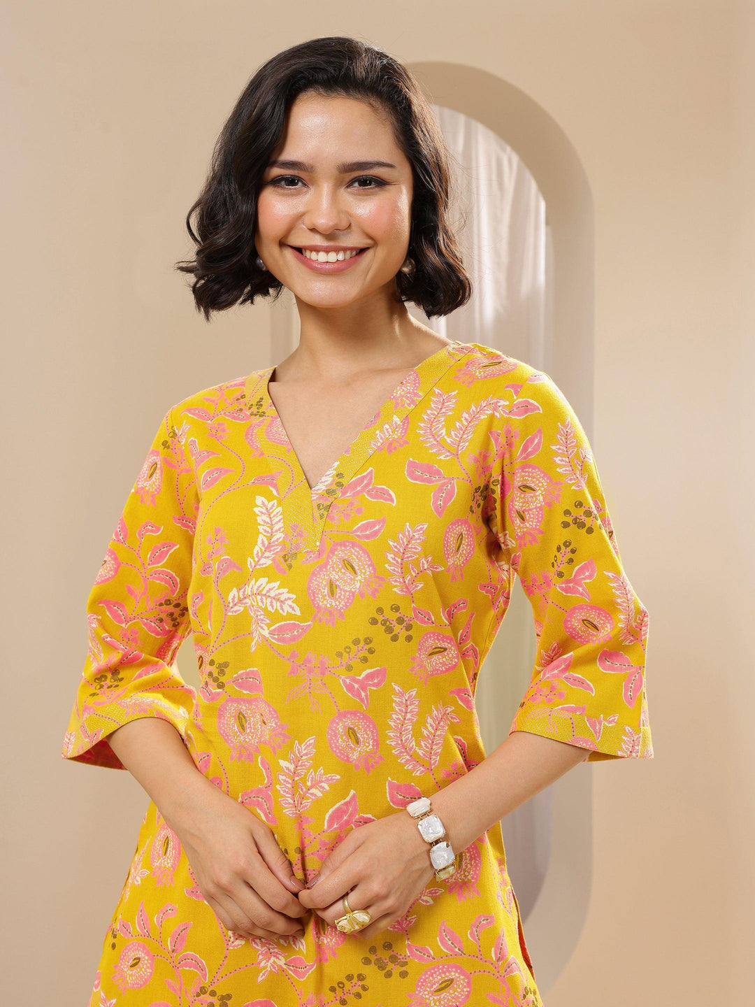  Yellow Printed Cotton Blend Straight Kurta Set 