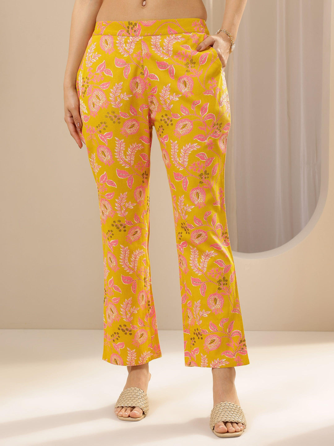  Yellow Printed Cotton Blend Straight Kurta Set 