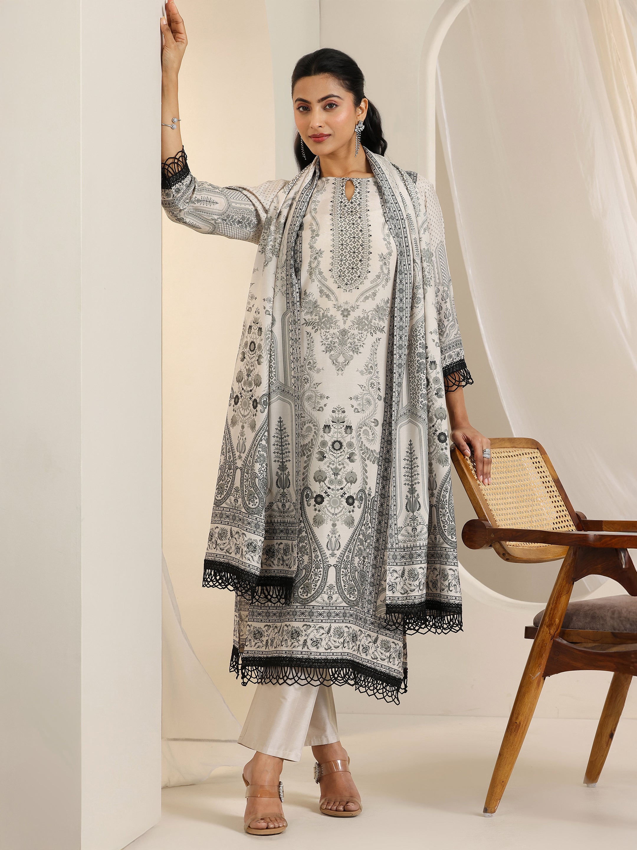 libas Black Floral Printed Cotton Blend Straight Suit Set With Dupatta-picture-53