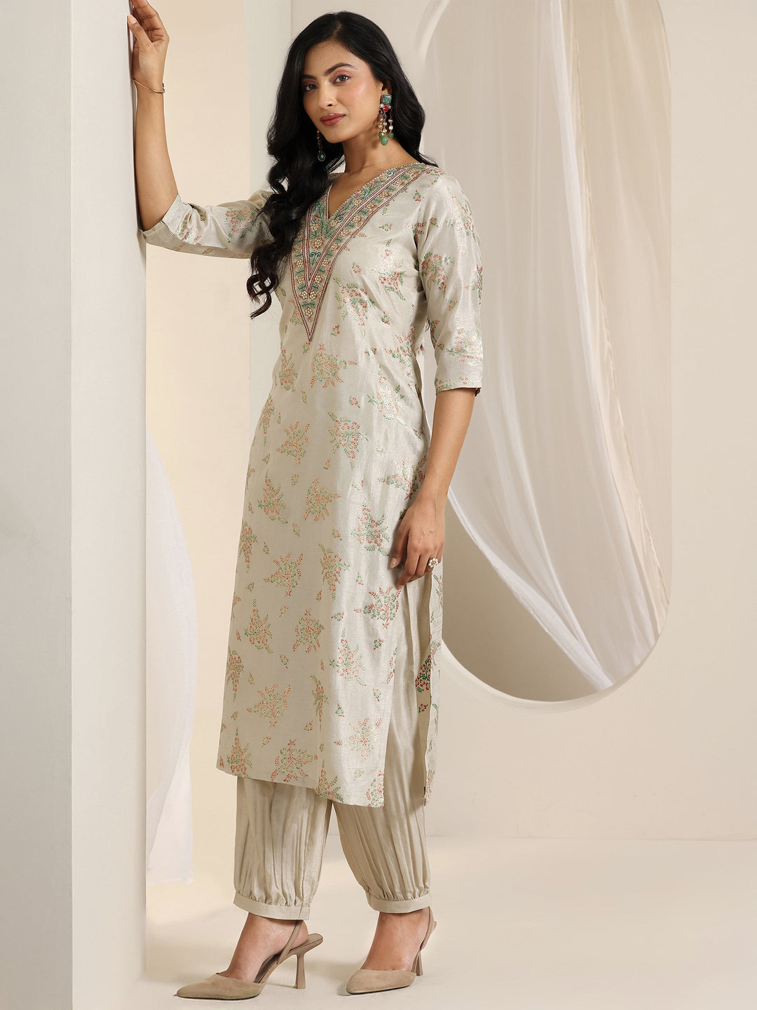  Grey Printed Silk Blend Straight Suit Set With Dupatta 