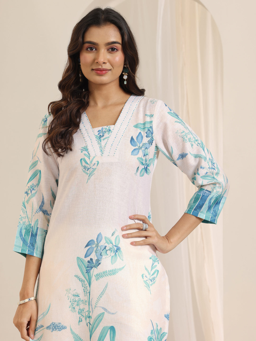  Off White Printed Cotton Blend Straight Suit Set With Dupatta 
