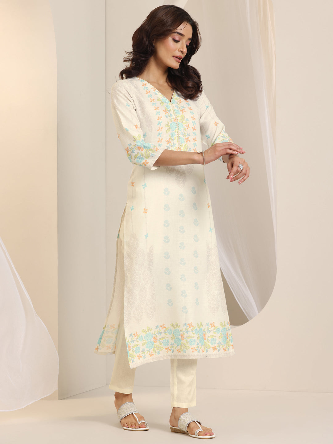  Off White Printed Cotton Blend Straight Suit Set With Dupatta 