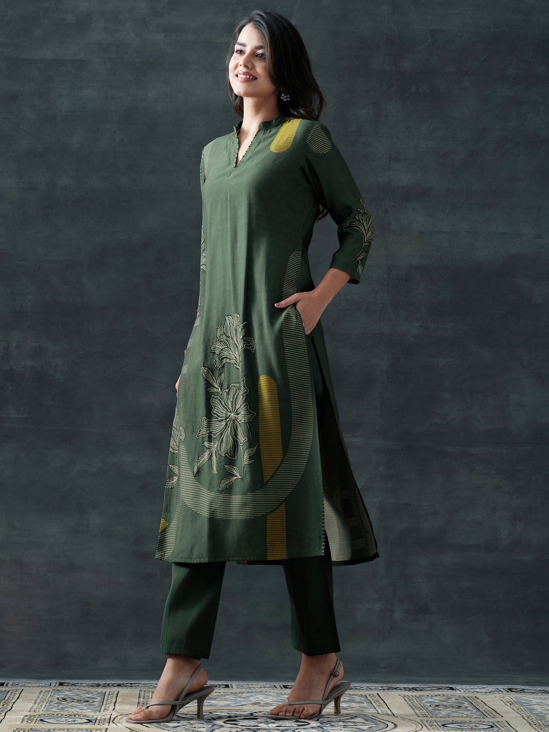 Green Printed Silk Blend Straight Suit Set With Dupatta 