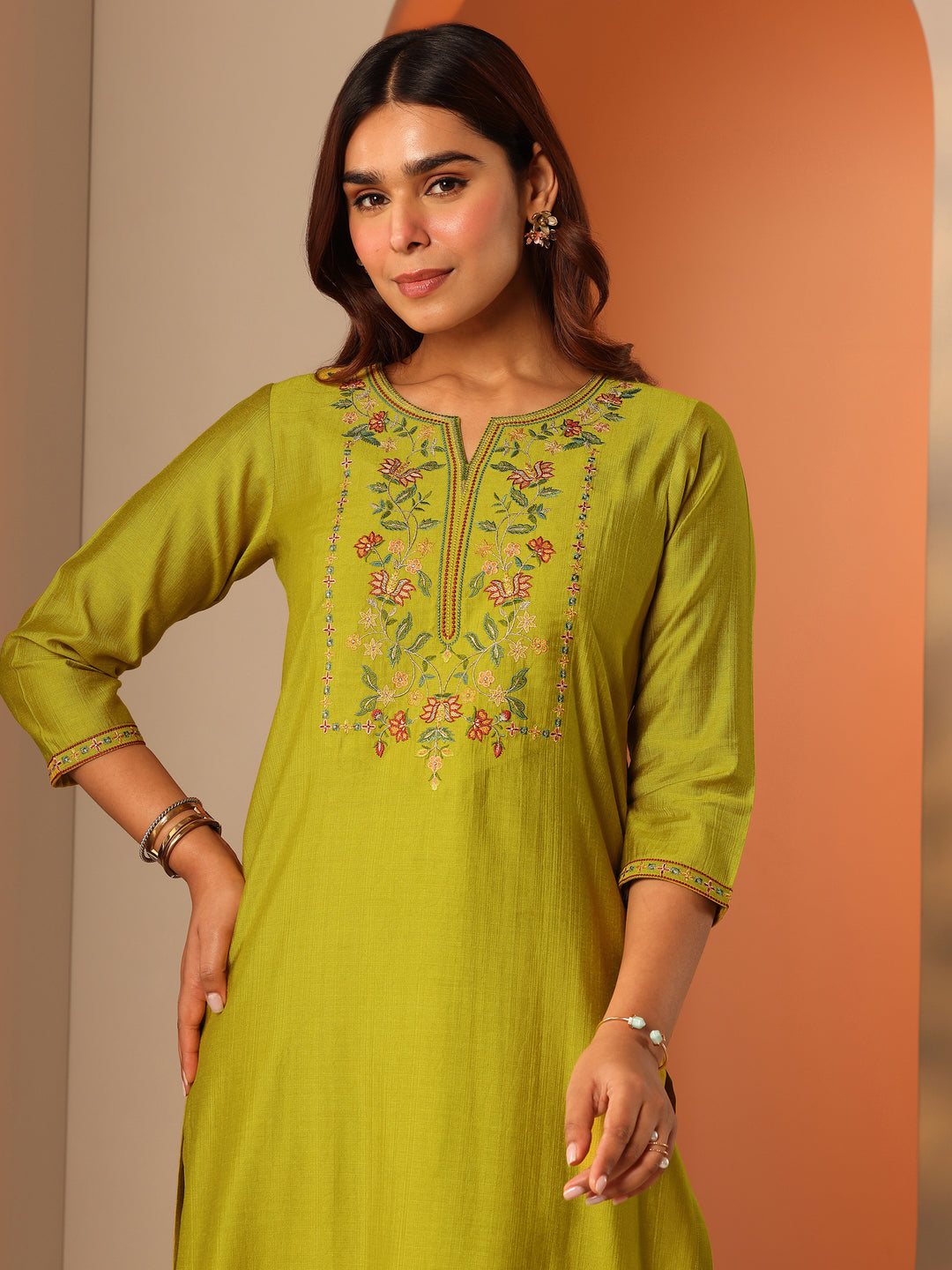  Green Embroidered Silk Blend Straight Kurta Set 
