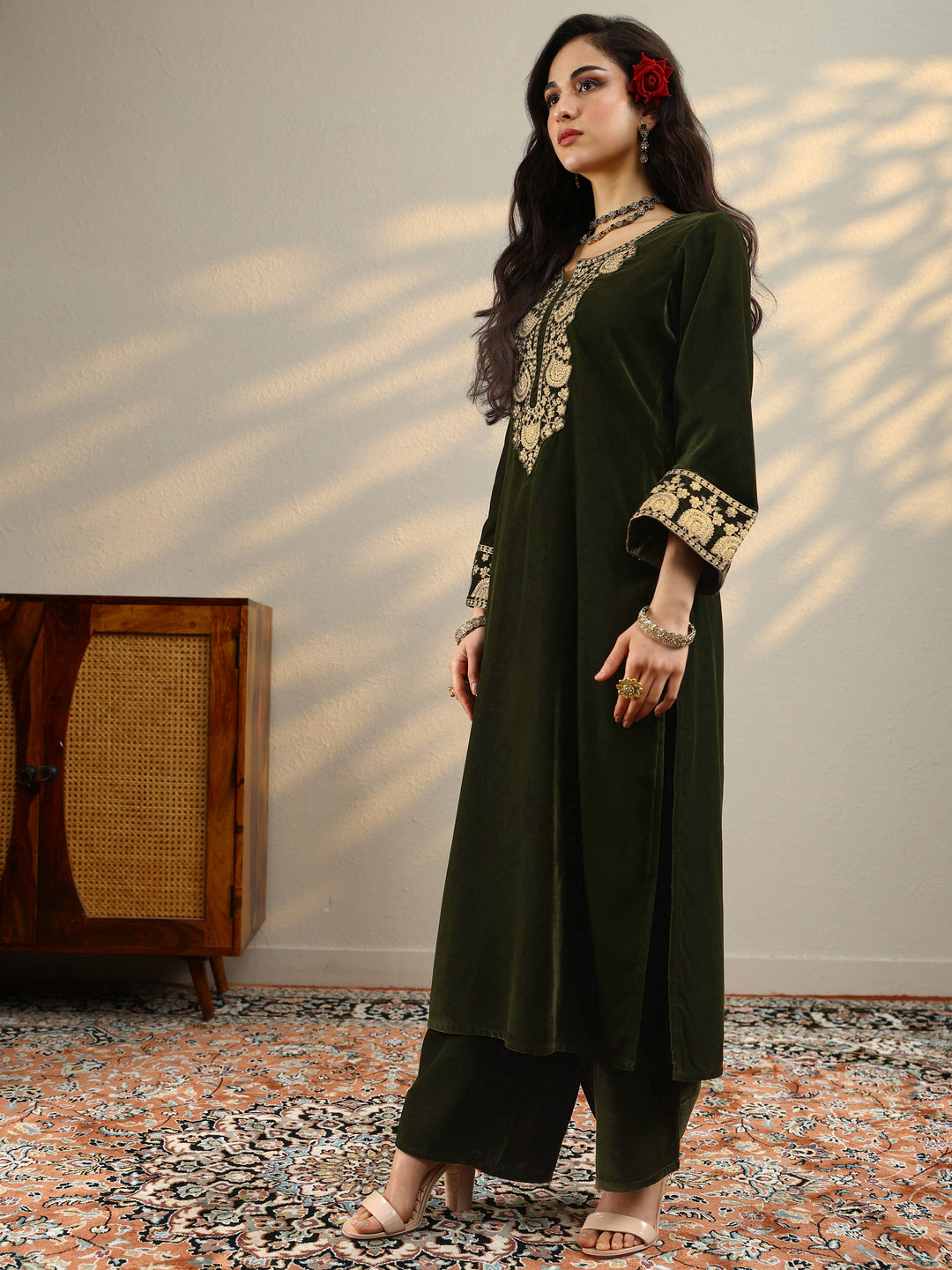  Green Yoke Design Velvet Straight Suit Set With Dupatta 