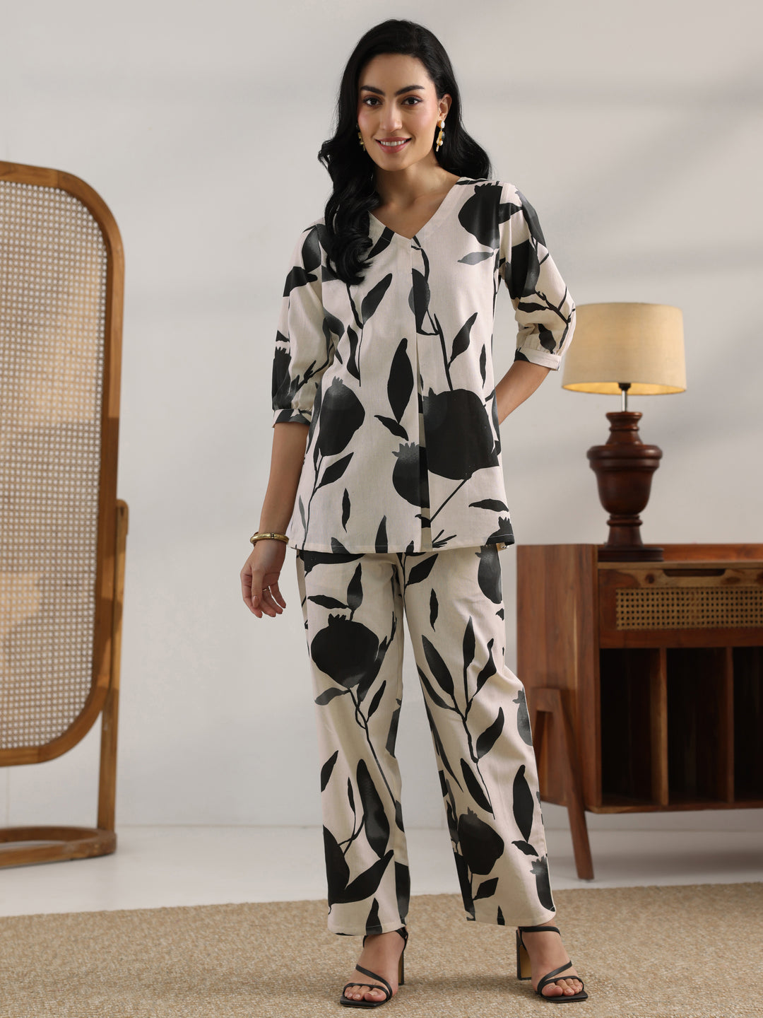  Off White Printed Cotton Straight Co-Ord Sets 