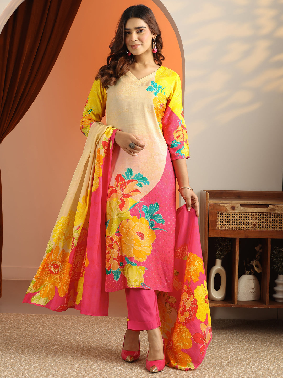  Cream Printed Silk Blend Straight Suit Set With Dupatta 