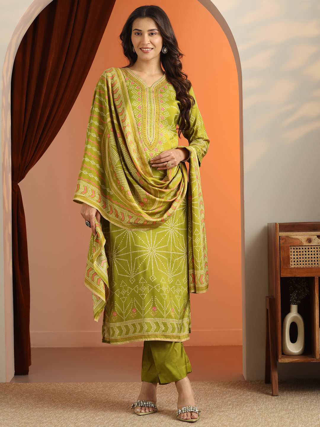  Green Printed Silk Blend Straight Suit Set With Dupatta 