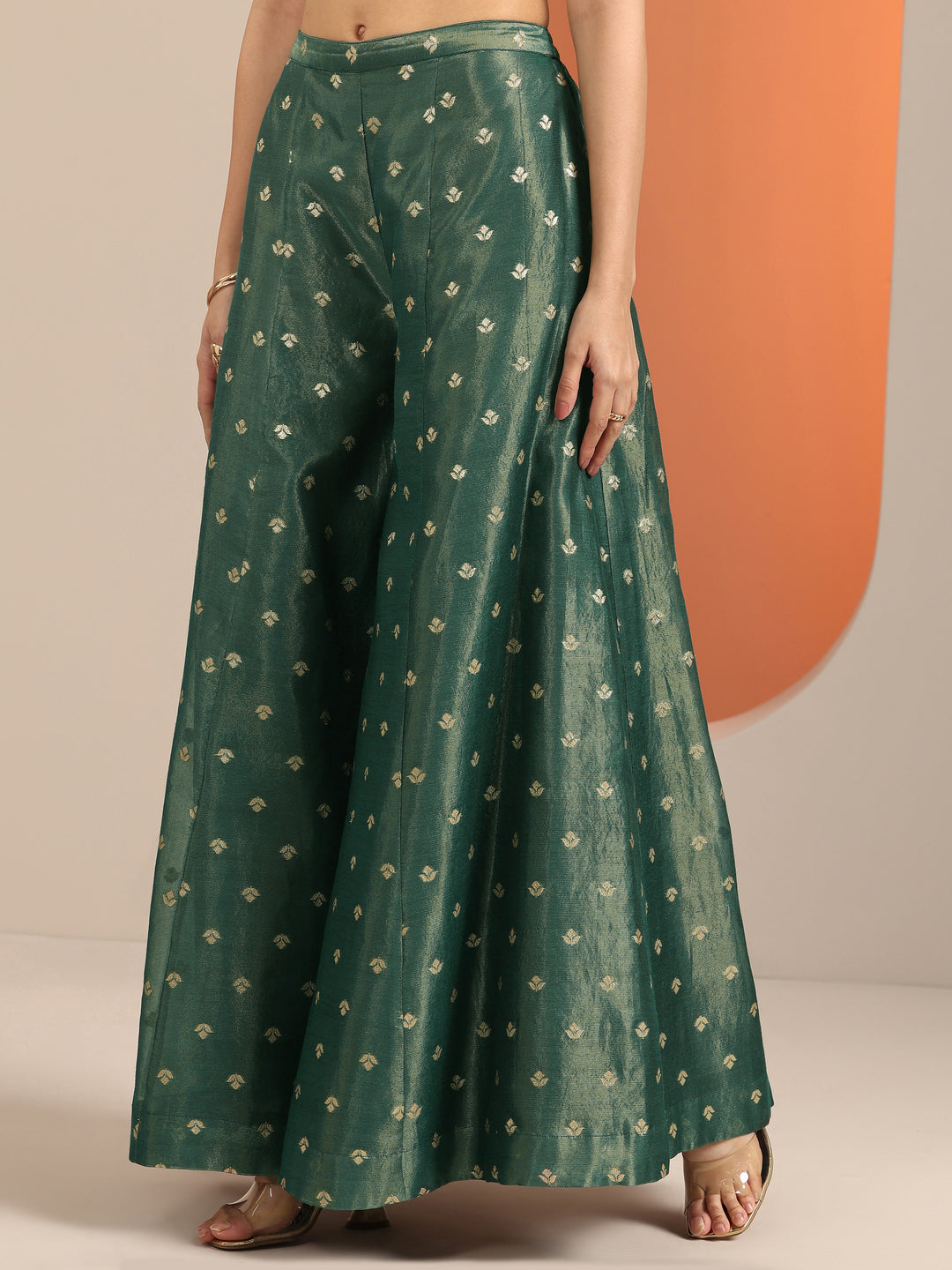  Green Embellished Silk Blend Straight Kurta Set 