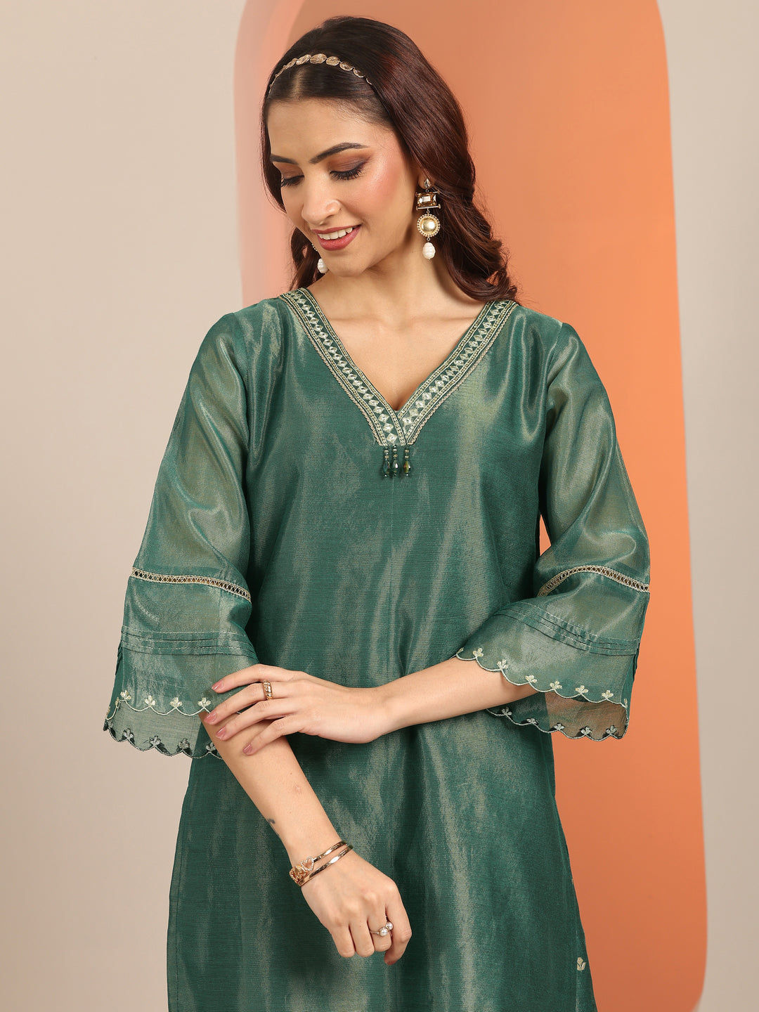  Green Embellished Silk Blend Straight Kurta Set 