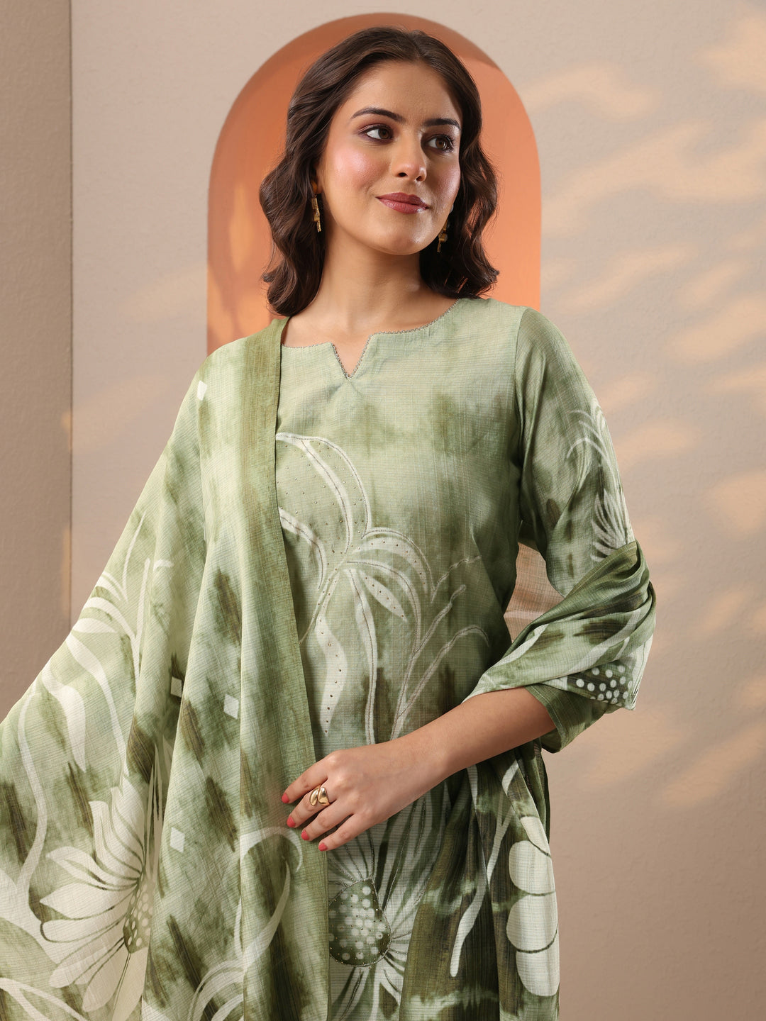  Green Printed Silk Blend Straight Suit Set With Dupatta 