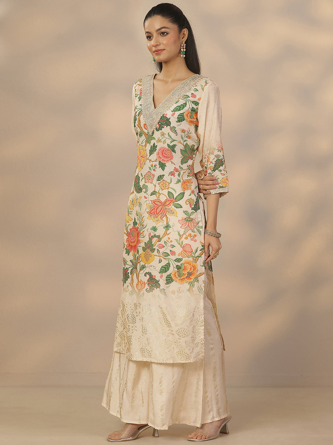  Off White Printed Silk Blend Straight Suit Set With Dupatta 