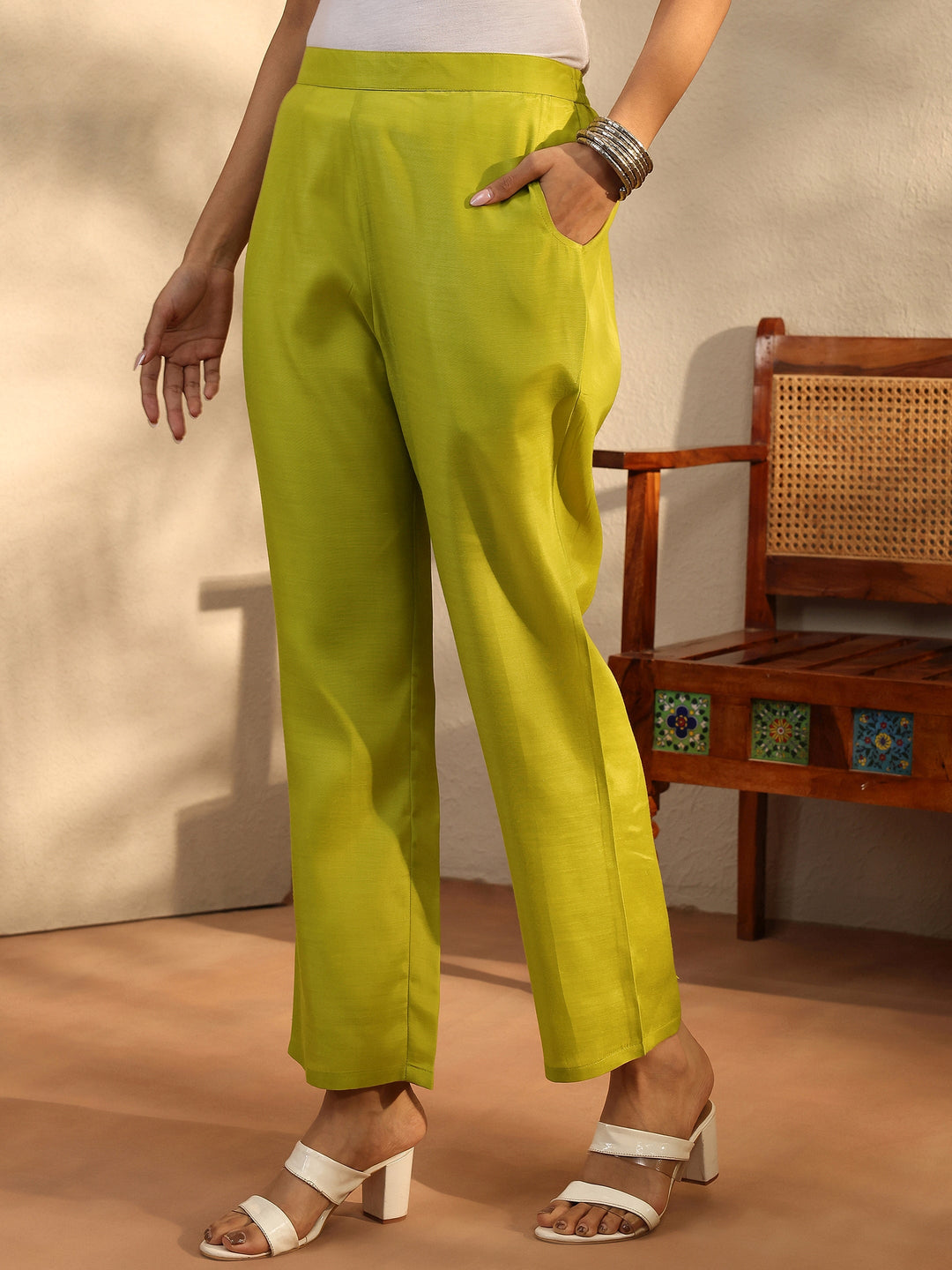  Green Printed Silk Blend Straight Suit Set With Dupatta 