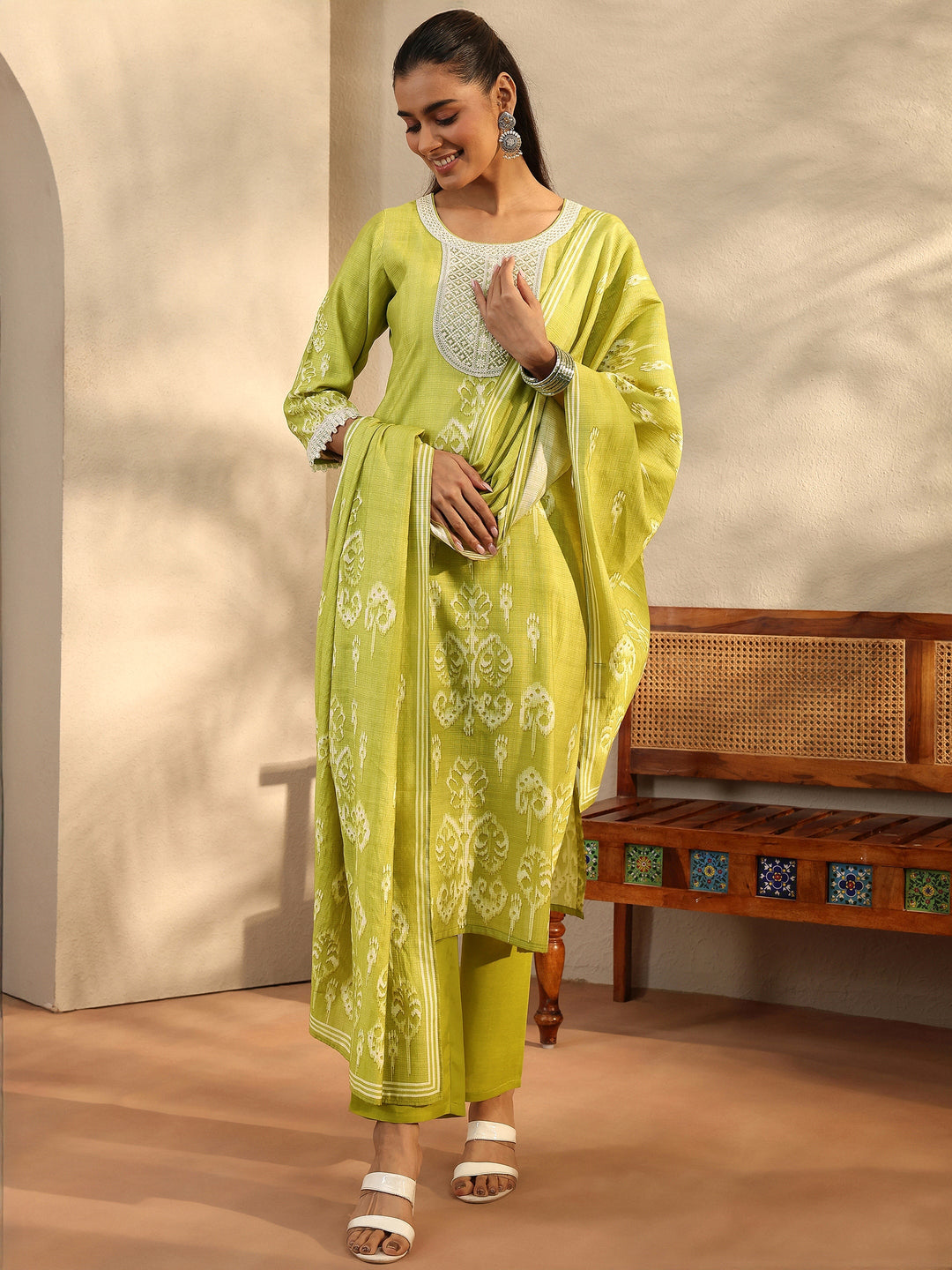  Green Printed Silk Blend Straight Suit Set With Dupatta 