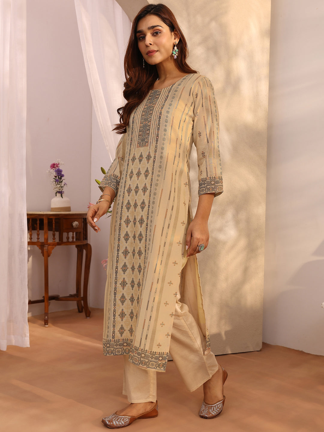  Off White Printed Linen Straight Suit Set With Dupatta 