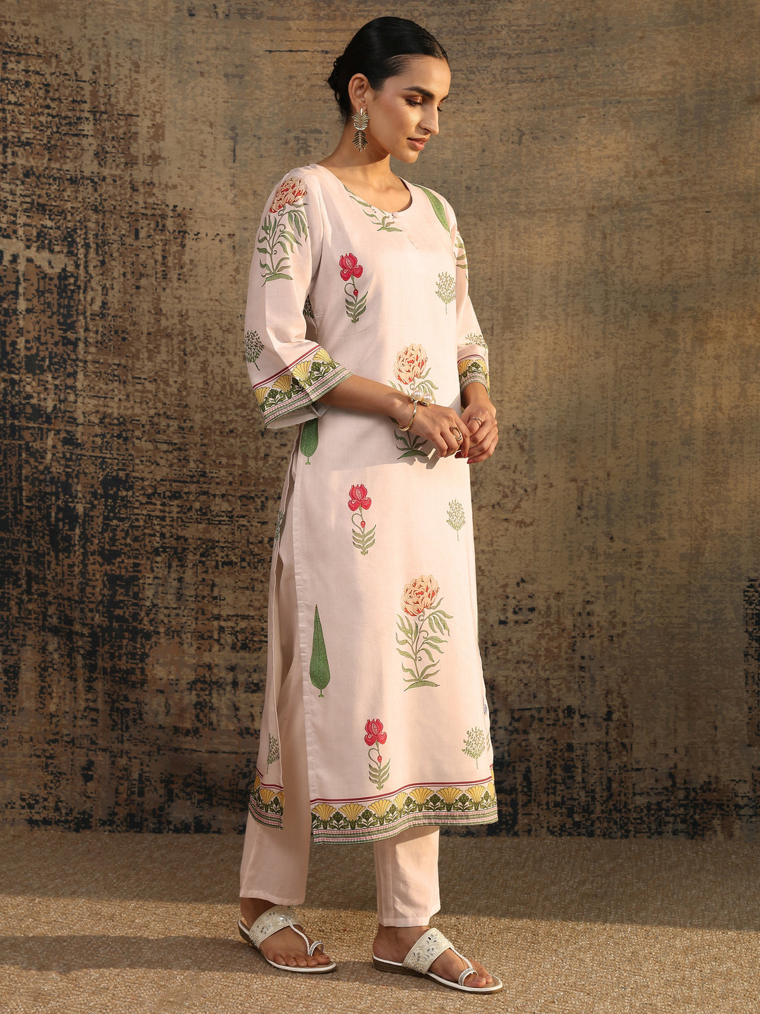  White Printed Silk Blend Straight Suit Set With Dupatta 