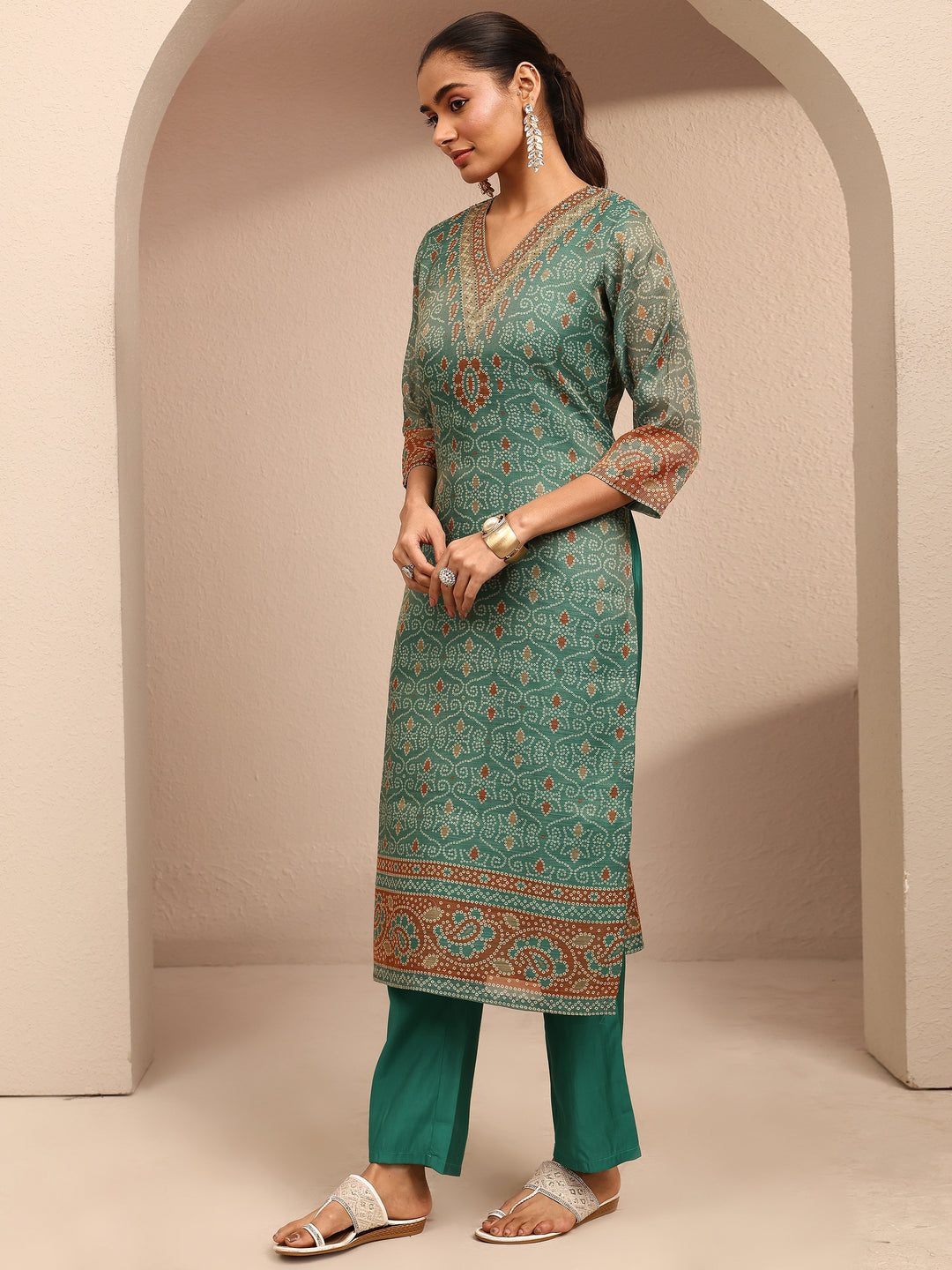  Green Bandhani Printed Silk Blend Straight Suit Set With Dupatta 
