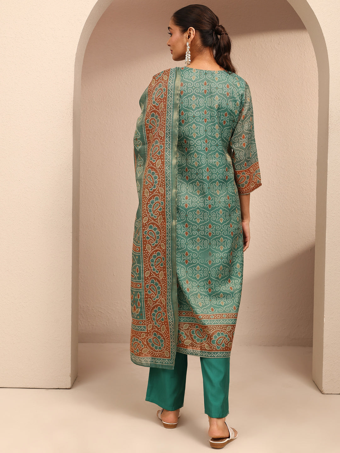  Green Bandhani Printed Silk Blend Straight Suit Set With Dupatta 