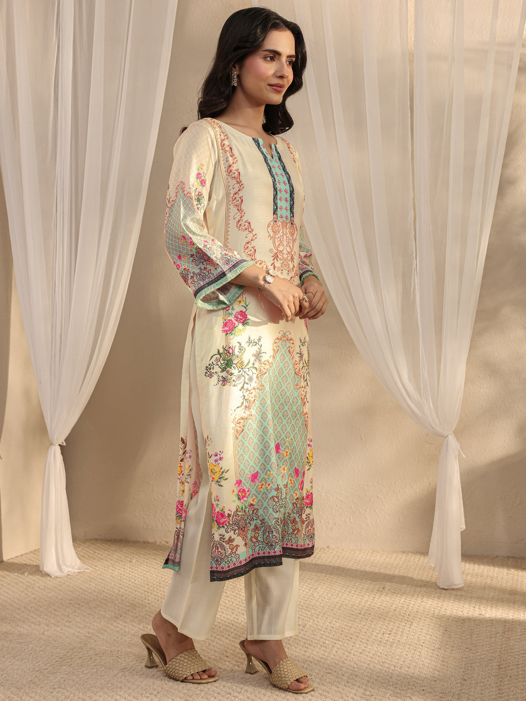  Off White Ethnic Motif Printed Muslin Straight Suit Set With Dupatta 