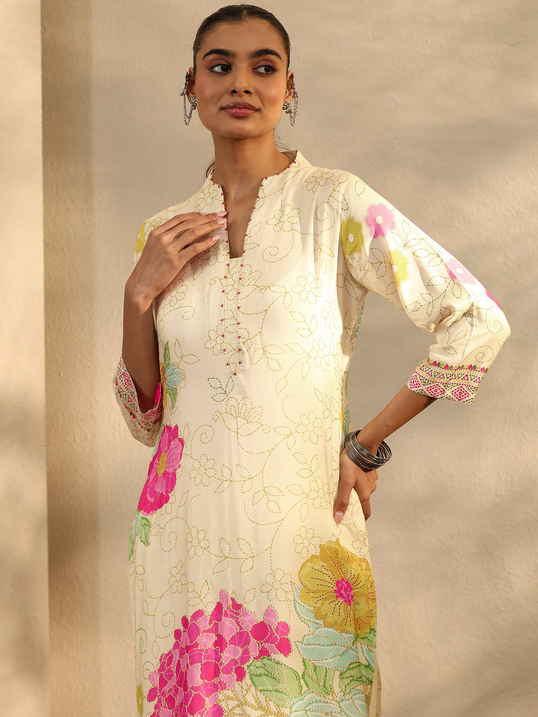  Off White Floral Printed Silk Blend Straight Suit Set With Dupatta 