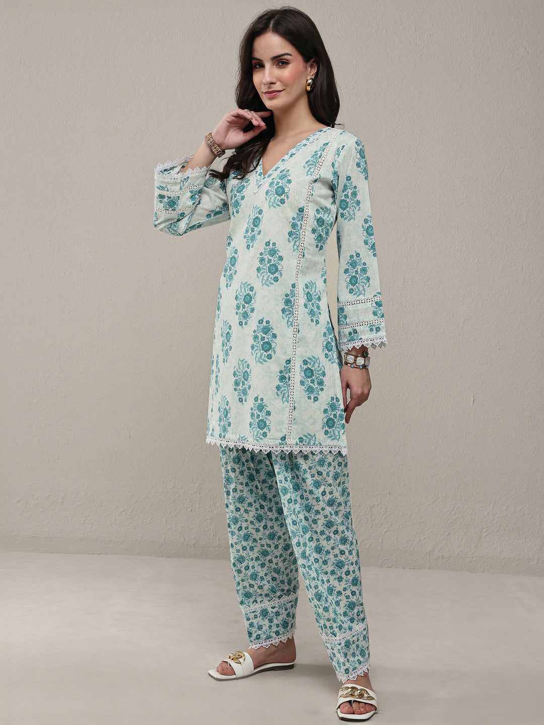  Blue Floral Printed Cotton Straight Kurta Set 